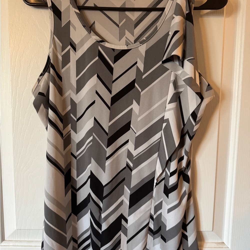 Worthington Monochrome Sleeveless Blouse